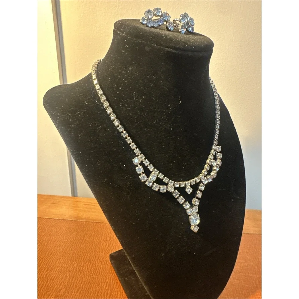 Vtg Blue Rhinestone Necklace With Earrings Screw Back